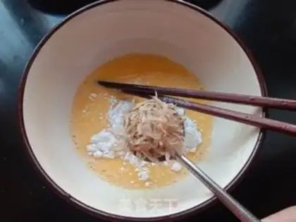 Make Black sesame shrimp pie step 3