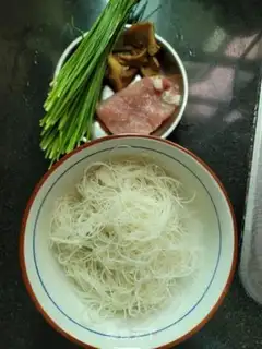 Make Powdered rice with mushrooms step 0