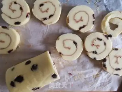 Make Cranberry roll step 27