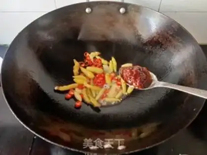 Make Golden mushrooms and pepper pig blood step 2