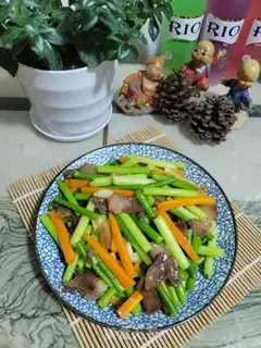 Make The gravy makes garlic carrots step 6
