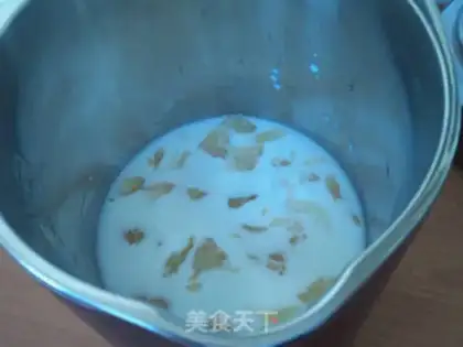 Make A grapefruit shake step 4