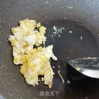 Make Eggs and garlic step 5