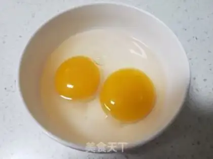 Make Pyramid duck egg fried rice step 2