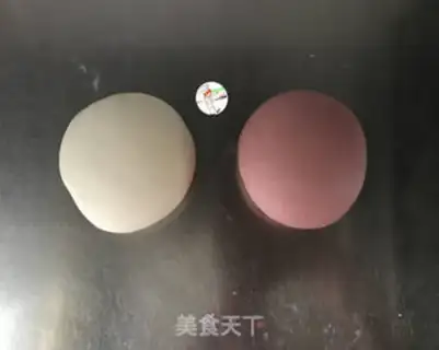 Make Peanut butter, two-coloured buns step 3