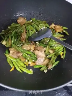 Make Five flowers and four beans step 8