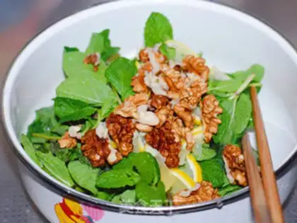 Make Rock fragrance with walnuts step 2