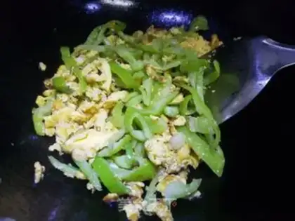 Make Pyramid duck egg fried rice step 4