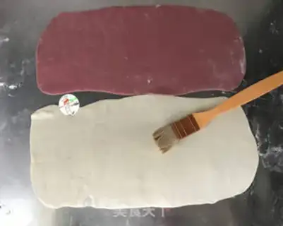 Make Peanut butter, two-coloured buns step 5