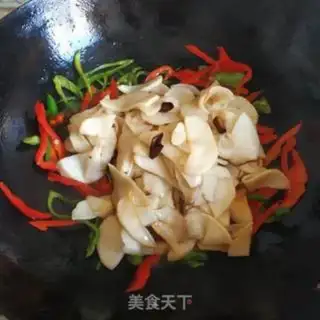 Make Paprika fried abalone mushrooms step 4
