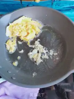 Make White mushroom tomato fried eggs step 6