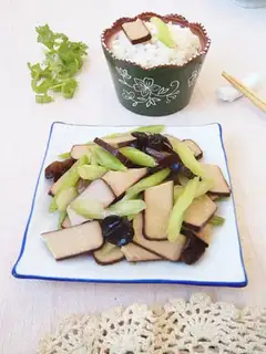 Make Celery fried eggs step 6