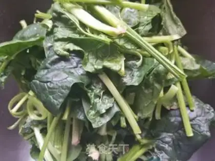 Make Spicy spinach step 0