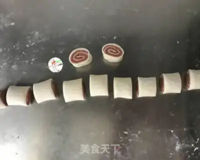 Make Peanut butter, two-coloured buns step 9