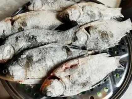 Make Home-cooked fish step 2