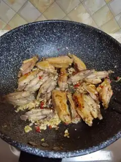 Make Garlic chicken wings step 13