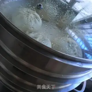 Make Poll-cracker bun step 11