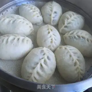 Make Poll-cracker bun step 12