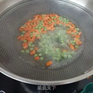Make The meatloaf is white and the peas are white step 3