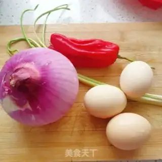 Make Onion fried eggs step 0