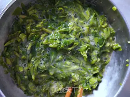 Make Scrumptious egg pie step 4