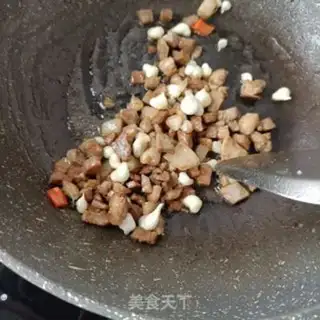 Make The meatloaf is white and the peas are white step 14