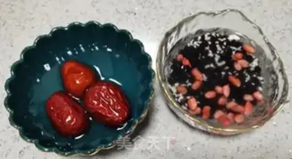 Make Three black dates step 1