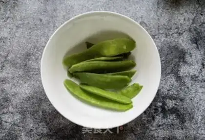 Make Dutch bean ears fried eggs step 0