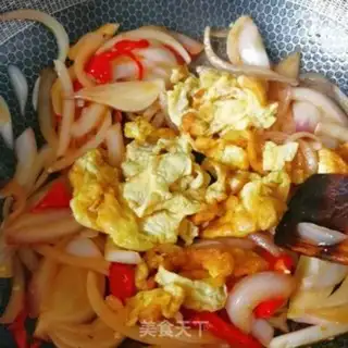 Make Onion fried eggs step 9