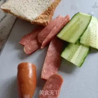 Make Sausage egg sandwich step 0