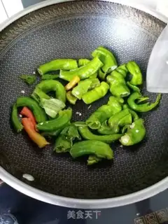 Make Green peppers and eggs step 3