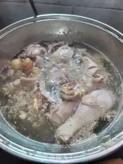 Make Five fingers of peach stew, hen step 1