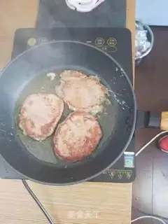 Make Black pepper steak step 1