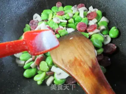Make Mushroom sausage fried beans step 7