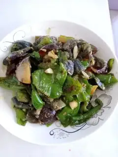 Make Green peppers and eggs step 7