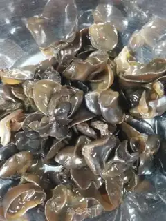 Make A simple drop of fragrance step 0