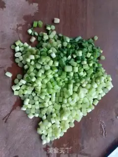 Make Garlic fried eggs step 1