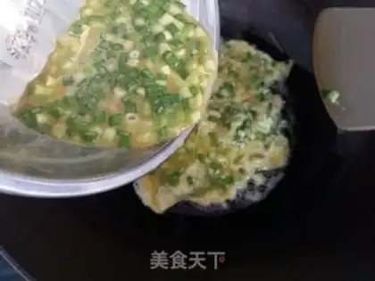 Make Garlic fried eggs step 8