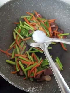 Make Porky larvae step 14
