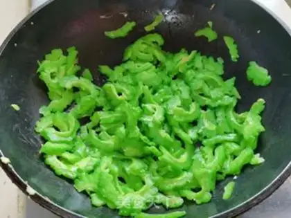 Make Scrambled eggs step 3