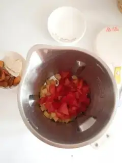 Make Apple tomato juice step 2