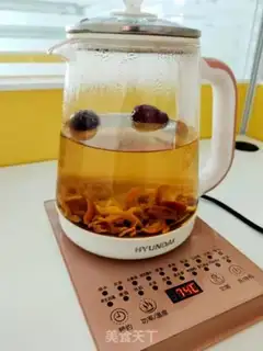 Make A tan and a red date tea step 4