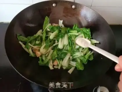 Make Chicken and garlic cabbage step 4