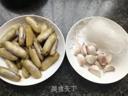 Make Garlic fan steams step 1