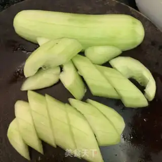 Make cucumber roll-meat step 0