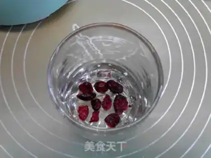 Make Banana cranberry shake step 6