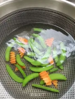 Make Sweet bean shrimp salad step 4