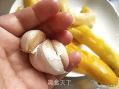 Make Garlic pickles step 0