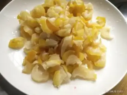 Make Garlic pickles step 1