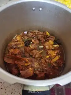 Make Pineapple duck step 16